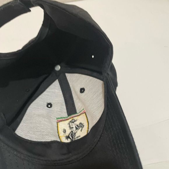 FERRARI PRANCING HORSE EMBLEM BLACK BRIM SOFT Embroidery Basebell Cap Hats - Picture 7 of 7